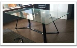 01SCRF - SCRIVANIA  CRISTALLO BASE FERRO NERO