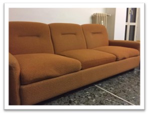 10DIVF - DIVANO 3 P '70 OCRA TESSUTO CON POLTRONE