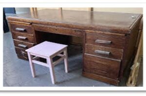 16SCRA - SCRIVANIA '40 LEGNO 8 CASSETTI