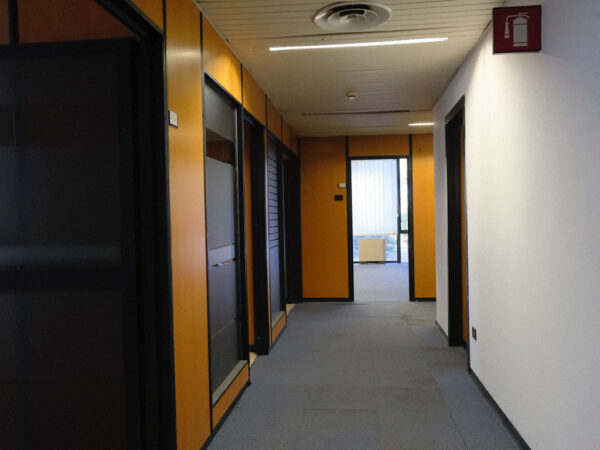 EDIFICIO DIREZIONALE - immagine 18