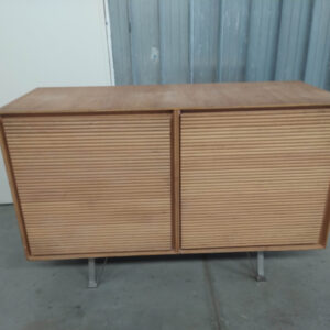 08SIDF - SIDEBOARD ACERO MOR  2 ANTE