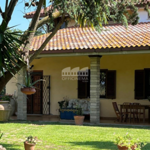 V7010 - VILLA IN CAMAPAGNA CON PISCINA - TORRE IN PIETRA