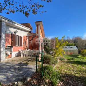 V8010 - VILLINO CON SERRA - TREVIGNANO