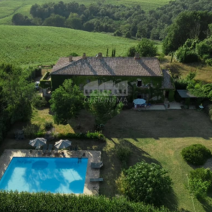 TC5110 - CASALE CON PISCINA - UMBRIA