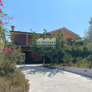 V1210 - VILLINO MODERNO SU DUE LIVELLI - FLAMINIA